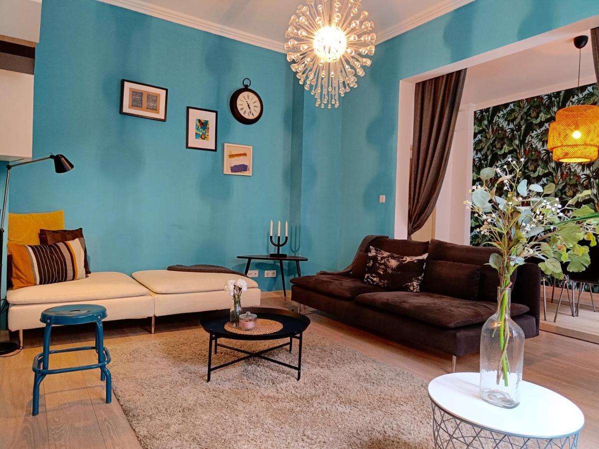 Newly Refurbished Apartment In The City Center Szófia Kültér fotó