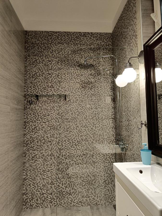 Newly Refurbished Apartment In The City Center Szófia Kültér fotó