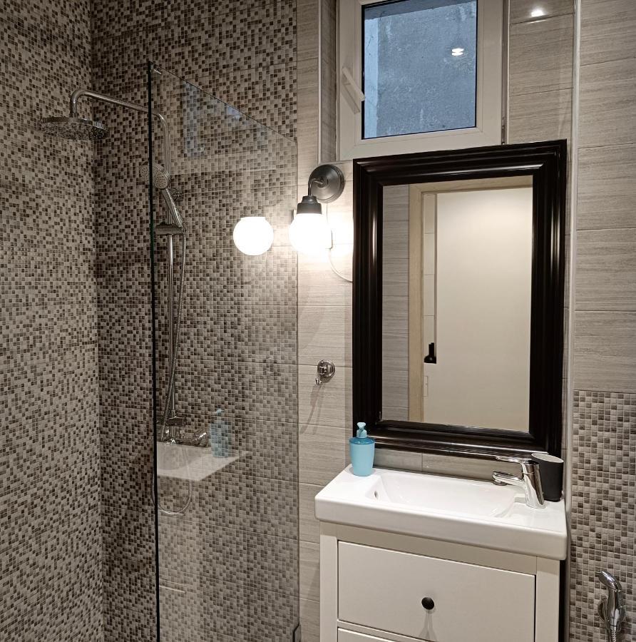 Newly Refurbished Apartment In The City Center Szófia Kültér fotó